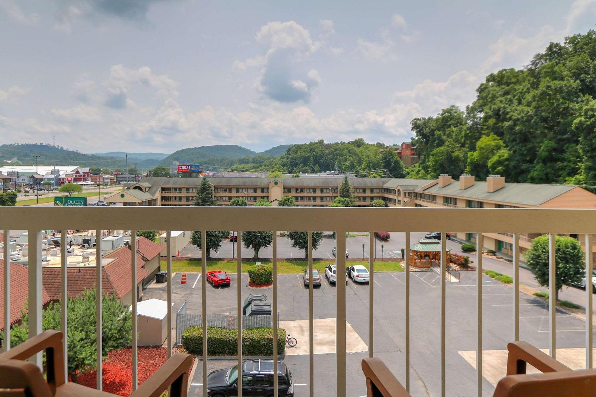 פיג'ן פורג' Comfort Inn & Suites At Dollywood Lane מראה חיצוני תמונה